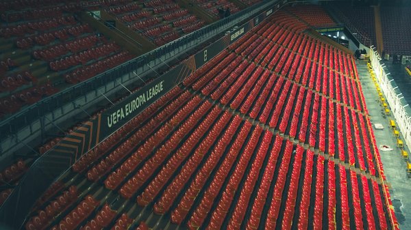 Comment la pratique régulière de yoga peut-elle bénéficier aux joueurs de golf en termes de souplesse?